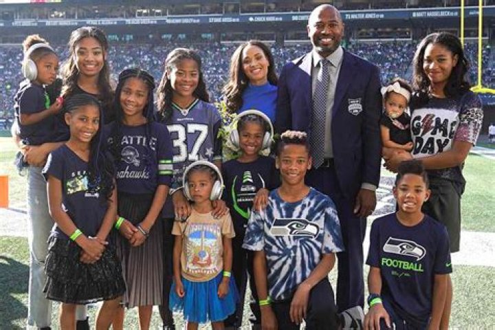 A Look Into The Family Life Of The Former NFL Star