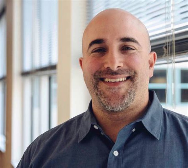 Exploring The Steven Schapiro Net Worth