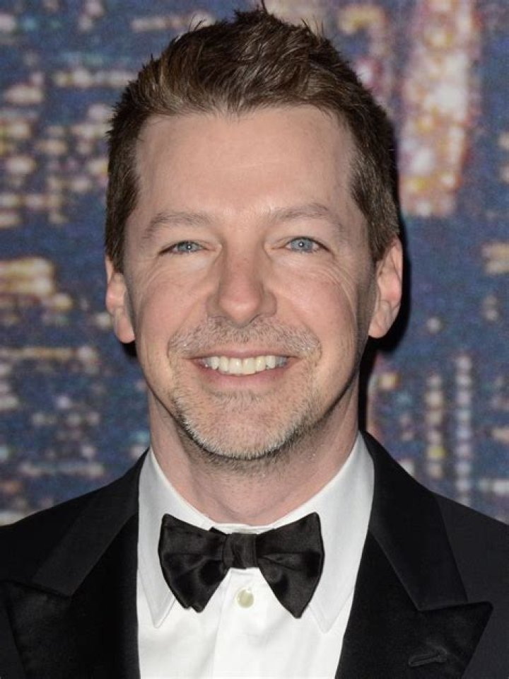 How Tall Is Sean Hayes?