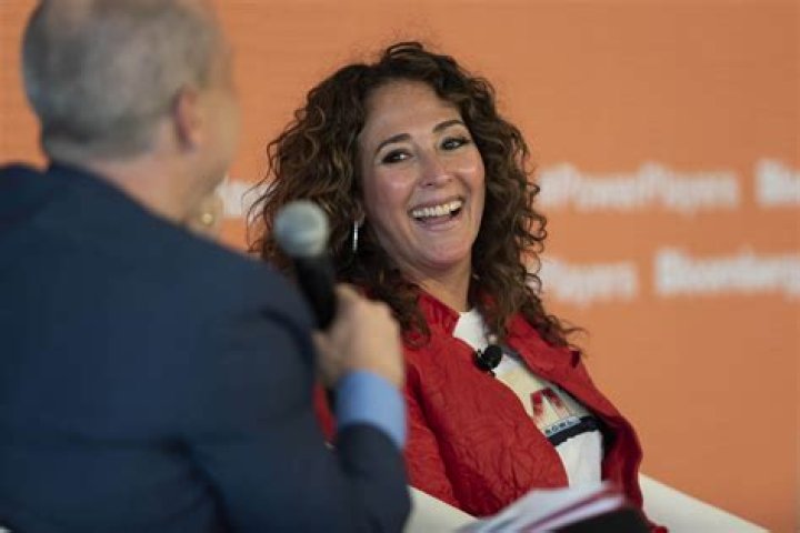 Lisa Sapolsky - The Woman Behind The Success